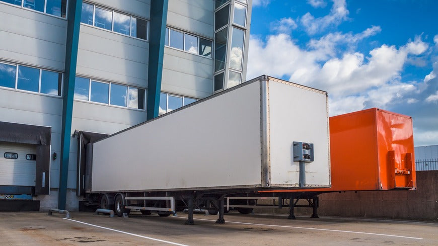 How to Find a Freight Forwarder in China for Your Wholesale Makeup Orders?
