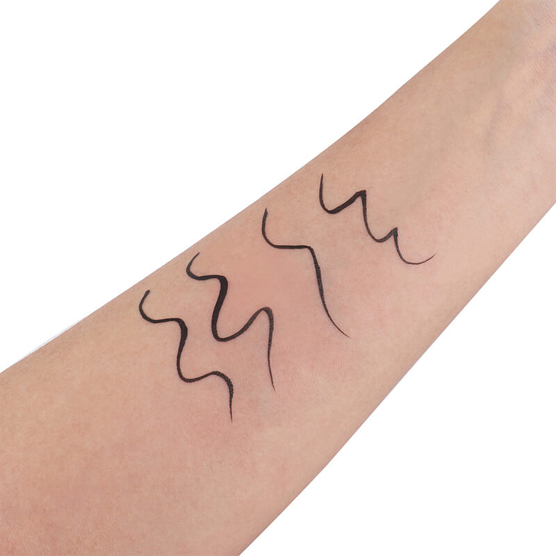 Matte_Liquid_Eyeliner_HEREIAM_Supply